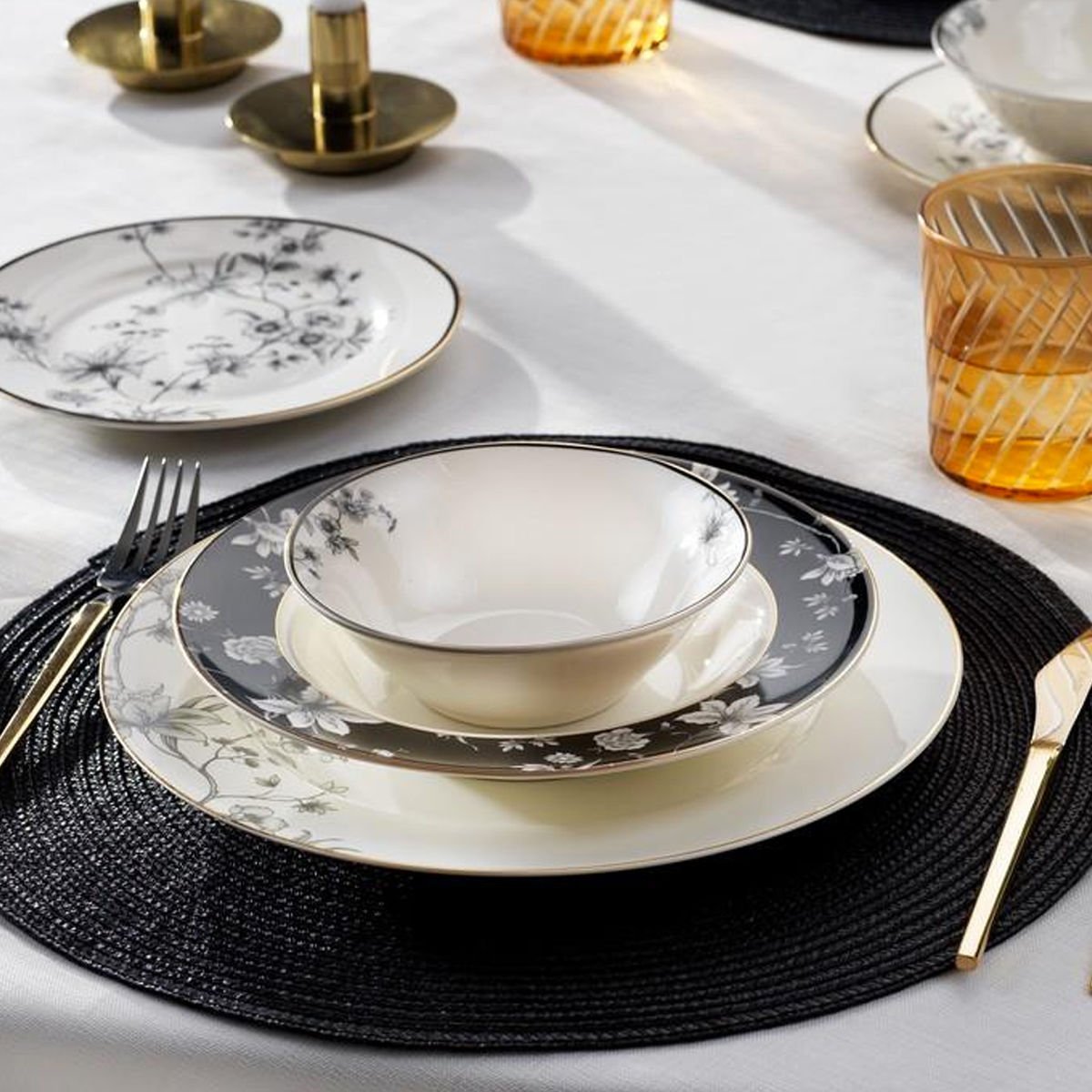 Schafer Fiesta Yemek Takımı 24 Parça-Siyah--------