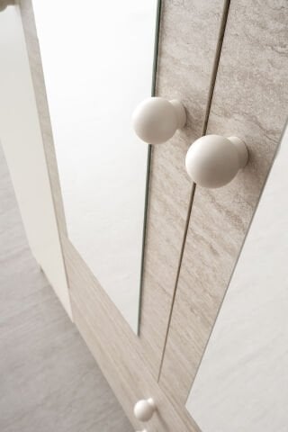 Evart E270 Petra 4 Kapaklı Dolap